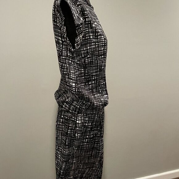 Miggi in New York Korean Clothing Dress - Picture 9 of 9